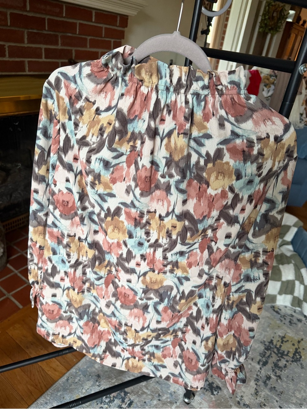 Mint Choco - Floral MockNeck Blouse in Multicolor